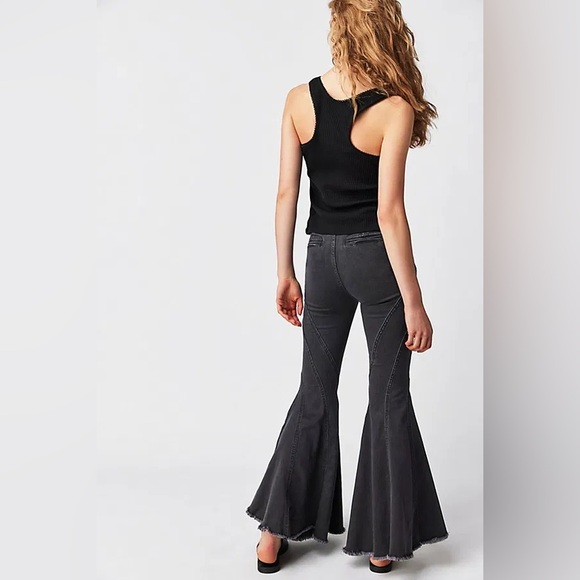 We the Free - Twirl On Mid-Rise Crop Flare Jeans - Picture 2 of 11